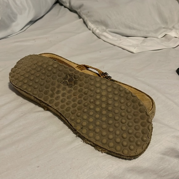 🔴SHOES-Sandals.Medal dangling OverToes Woven Leather like W/flat Rope Sole sides - Picture 5 of 6